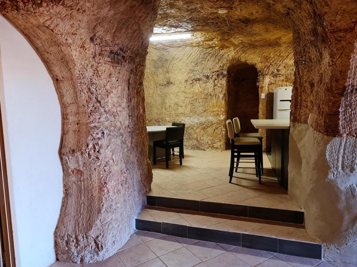 Underwood Court Fresh Dugout- Hosted By Coober Pedy Accommodations Exterior photo