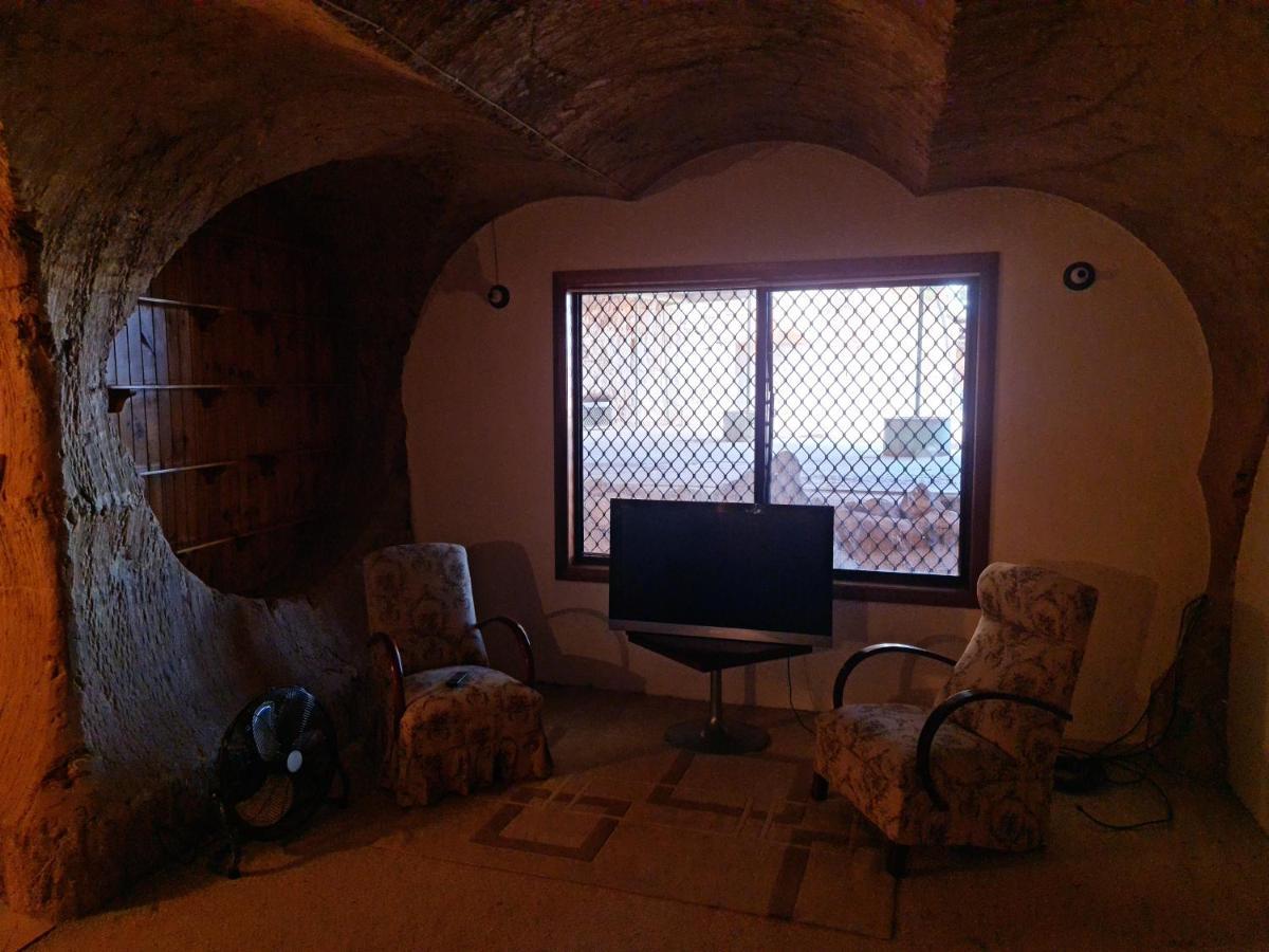 Underwood Court Fresh Dugout- Hosted By Coober Pedy Accommodations Exterior photo