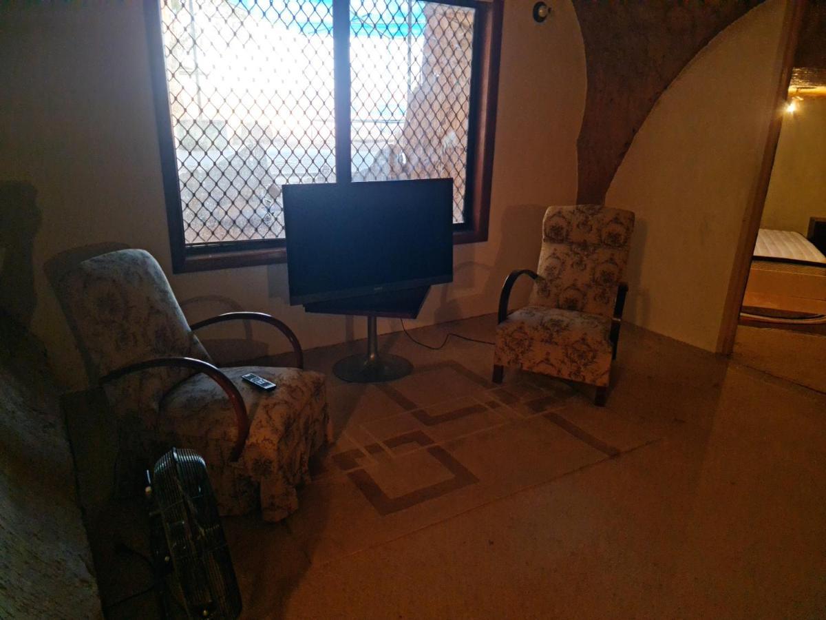 Underwood Court Fresh Dugout- Hosted By Coober Pedy Accommodations Exterior photo